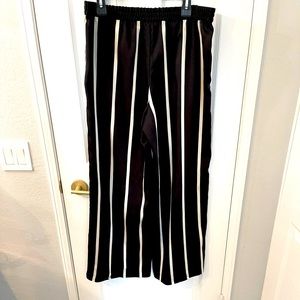 Vince Camuto, satiny wide leg pants, size Large